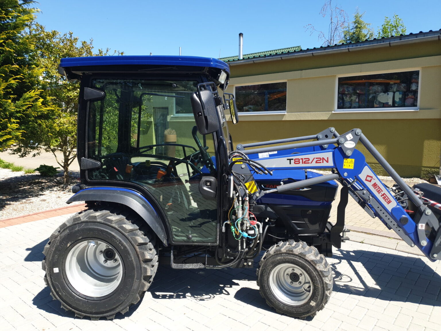 Traktor Farmtrac Compact 26 H 4WD - Zora-Mimex